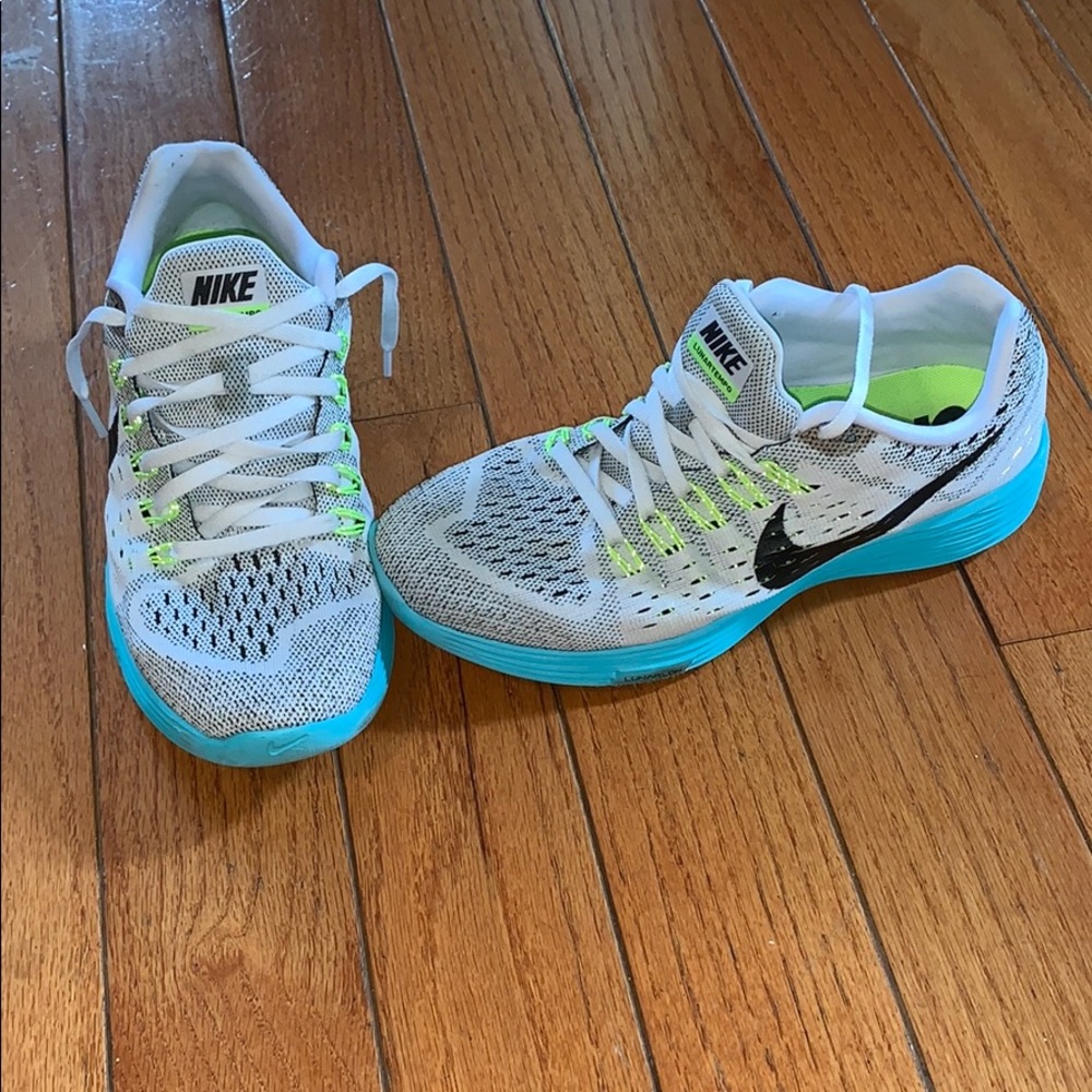 Nike lunarlon running shoes